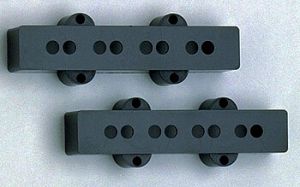 AP PC 0953-023 Pickup  covers for Jazz Bass black